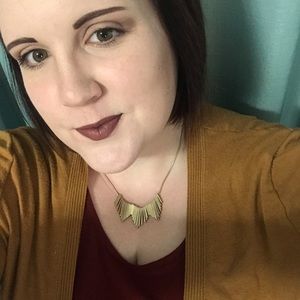 Meet your Posher, Jillian